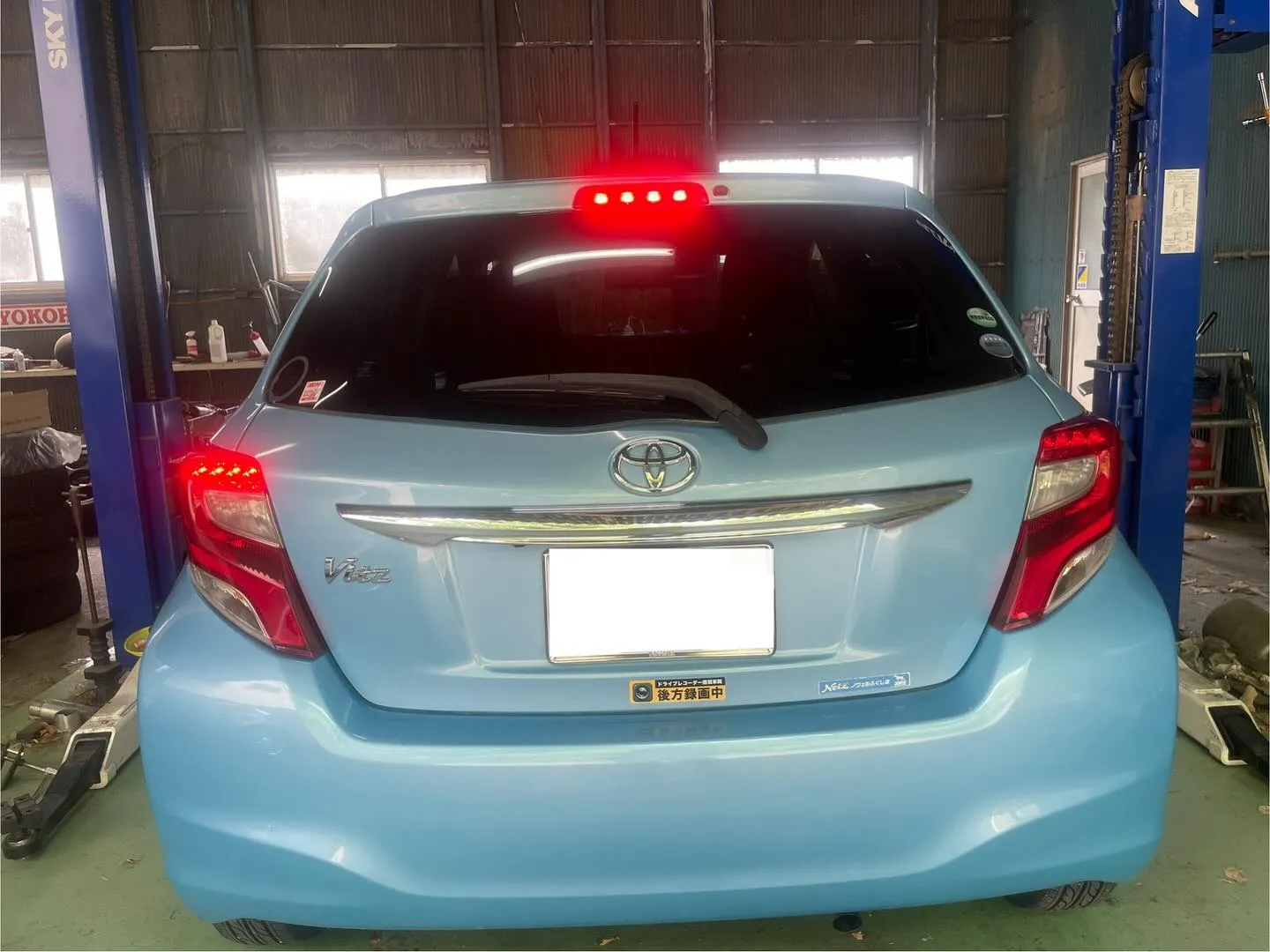 ［トヨタ］NSP130 ヴィッツ　テールランプユニット交換